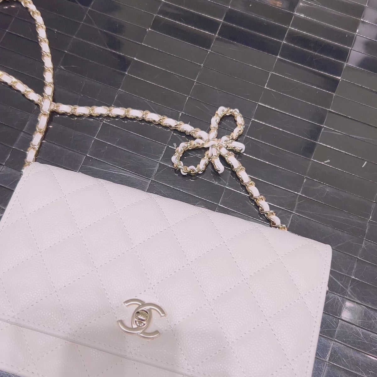 Buy Luxury REDELUXE White Caviar Wallet on Chain (WOC) - Exclusive