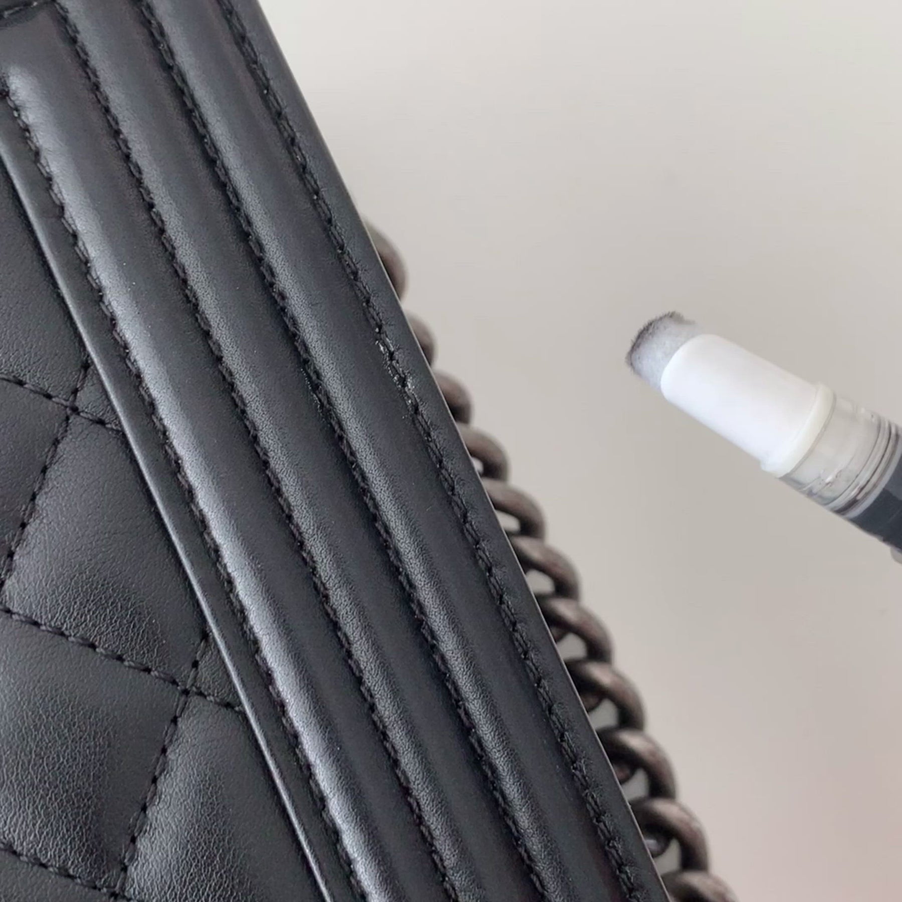 Luxe Bag Spa's leather touchup pen is available on www.Luxebagspa